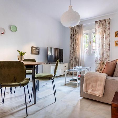 Piso Con Patio Privado Y Parking Nervion Sevilla Zewnętrze zdjęcie