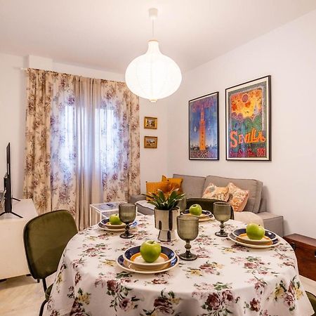 Piso Con Patio Privado Y Parking Nervion Sevilla Zewnętrze zdjęcie