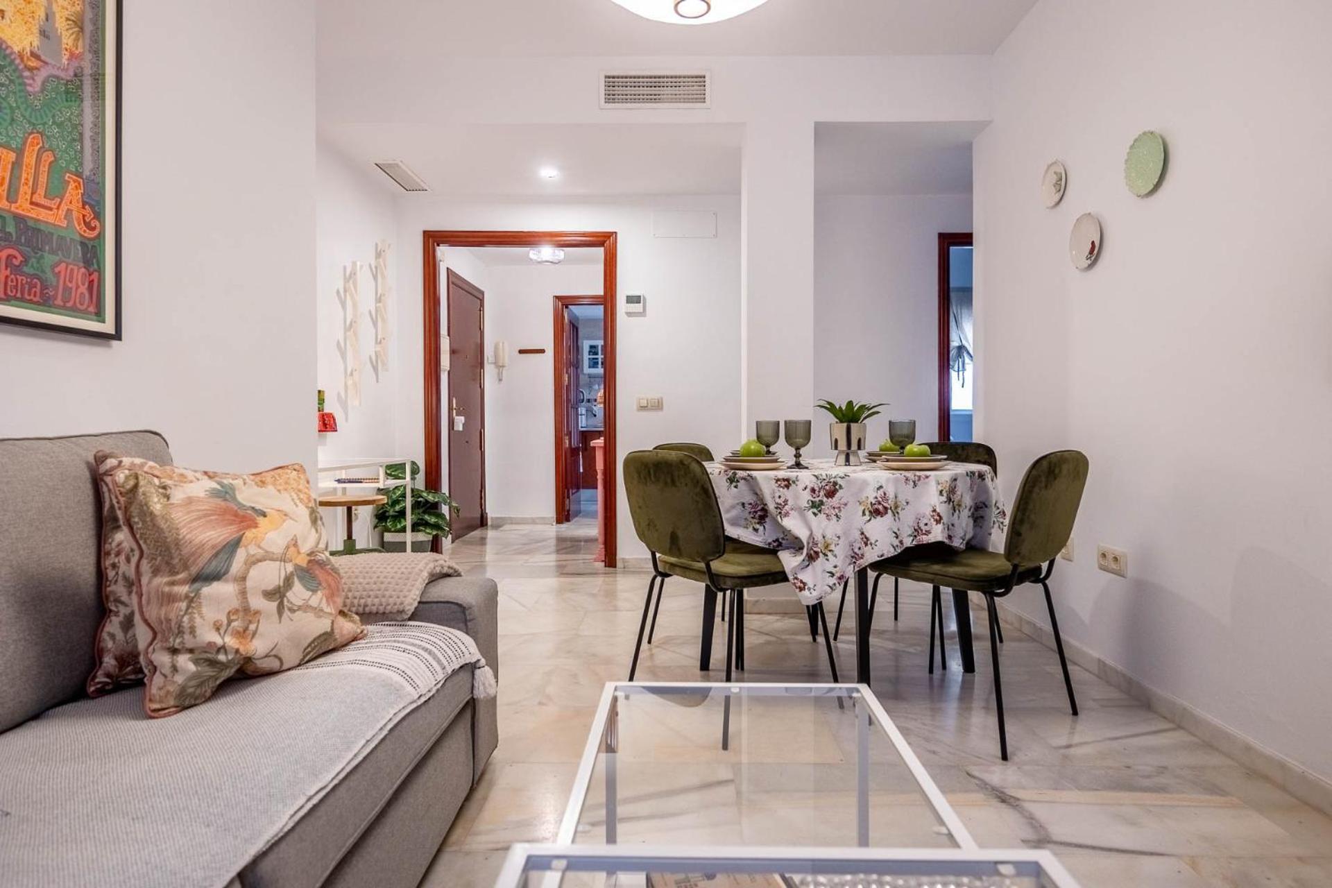 Piso Con Patio Privado Y Parking Nervion Sevilla Zewnętrze zdjęcie