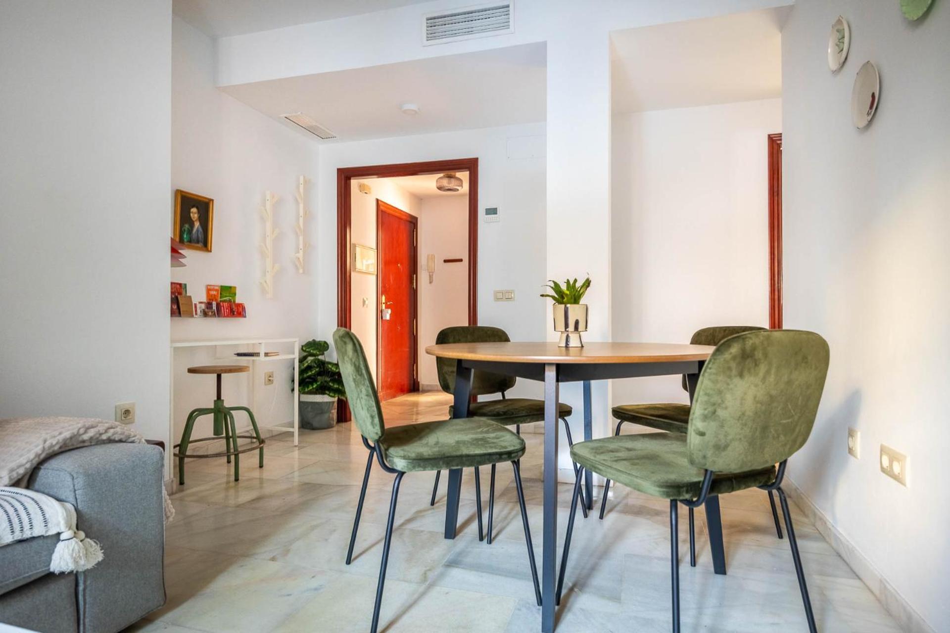 Piso Con Patio Privado Y Parking Nervion Sevilla Zewnętrze zdjęcie