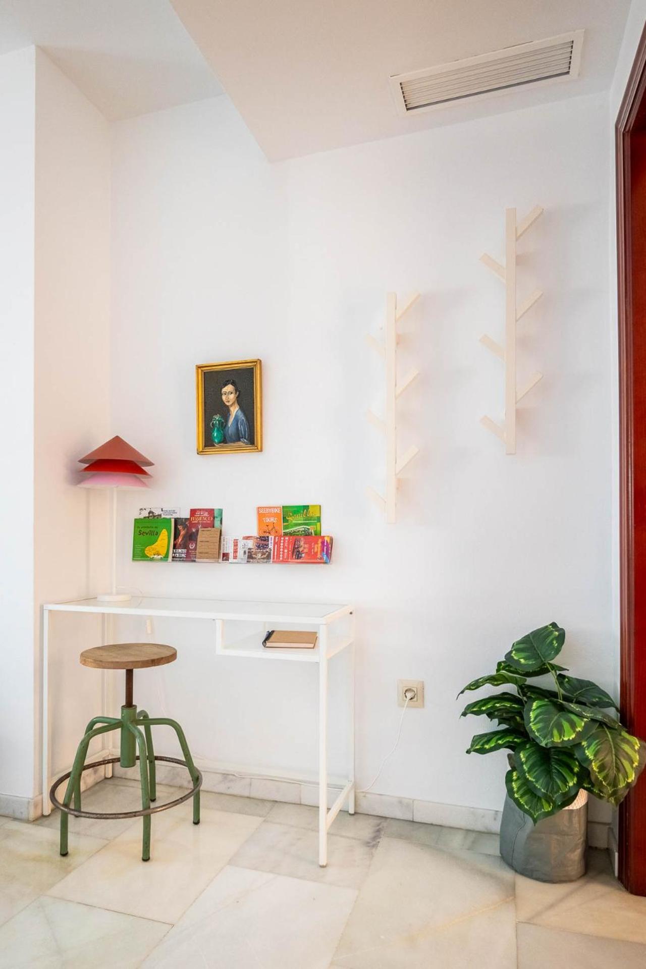 Piso Con Patio Privado Y Parking Nervion Sevilla Zewnętrze zdjęcie