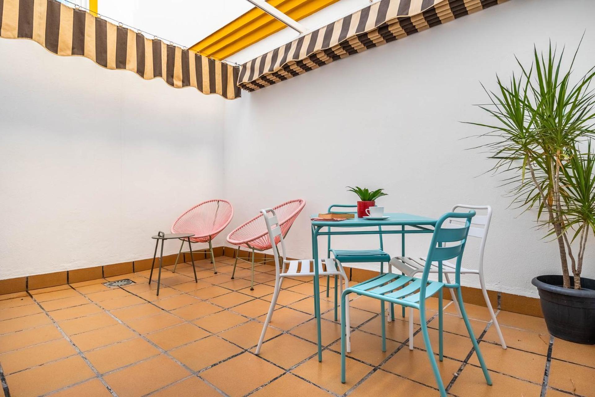 Piso Con Patio Privado Y Parking Nervion Sevilla Zewnętrze zdjęcie