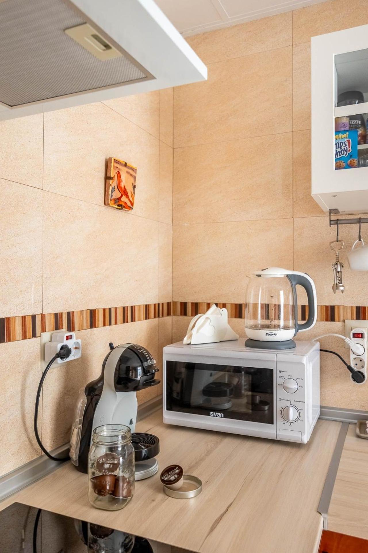 Piso Con Patio Privado Y Parking Nervion Sevilla Zewnętrze zdjęcie