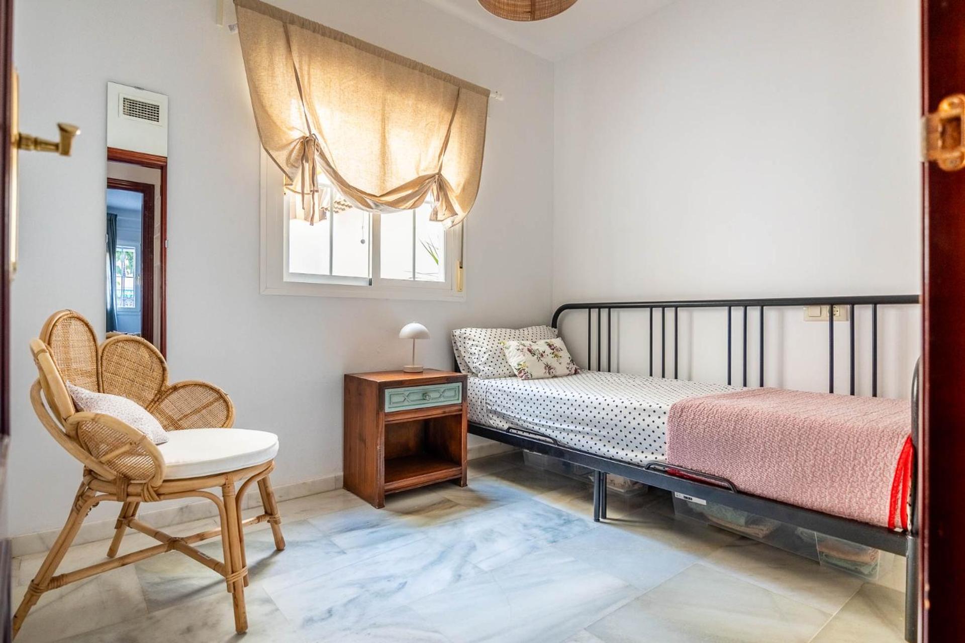 Piso Con Patio Privado Y Parking Nervion Sevilla Zewnętrze zdjęcie